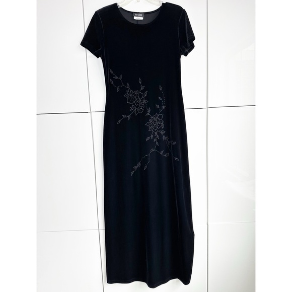 Byer Studio Black Velvet Gown With Beading Short Sleeve Size 6 Formal Evening - Picture 1 of 6